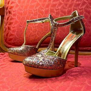 Prince too glitter pumps